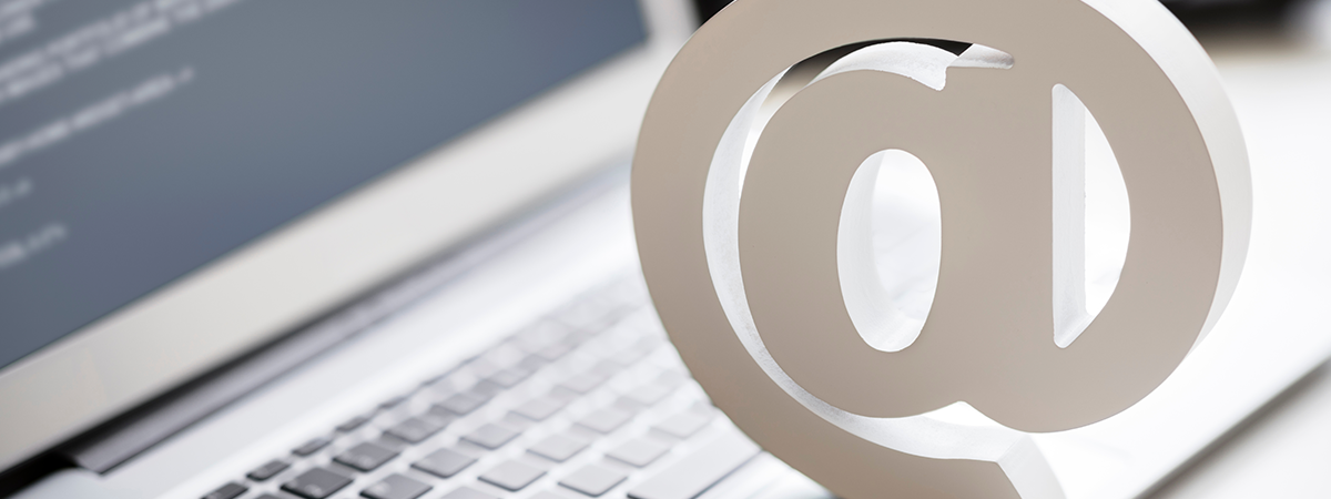 Топ-5 интересных фактов о поп-символе современности ”@””